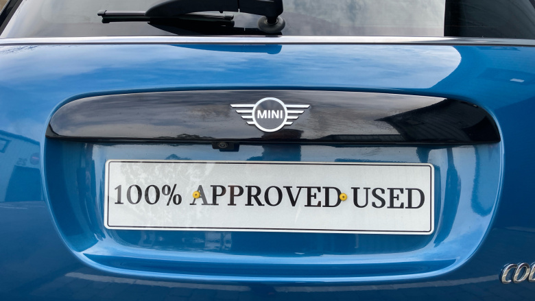 MINI Hatchback 1.5 Cooper Exclusive Premium Plus 5dr Auto Petrol Hatchback